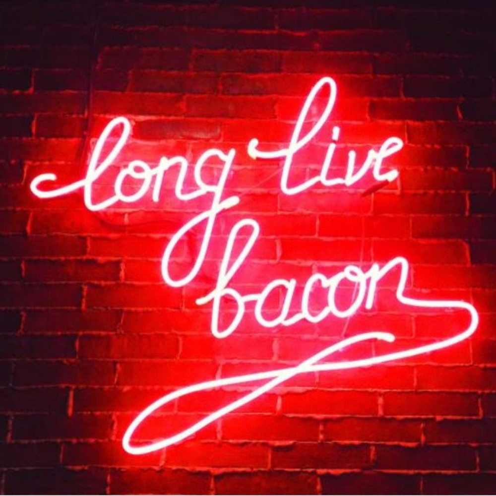 BACONWOMAN IS LIVE!!!
LIKE THIS NOTIFICATION TO KNOW WHEN I GO LIVE!!!
